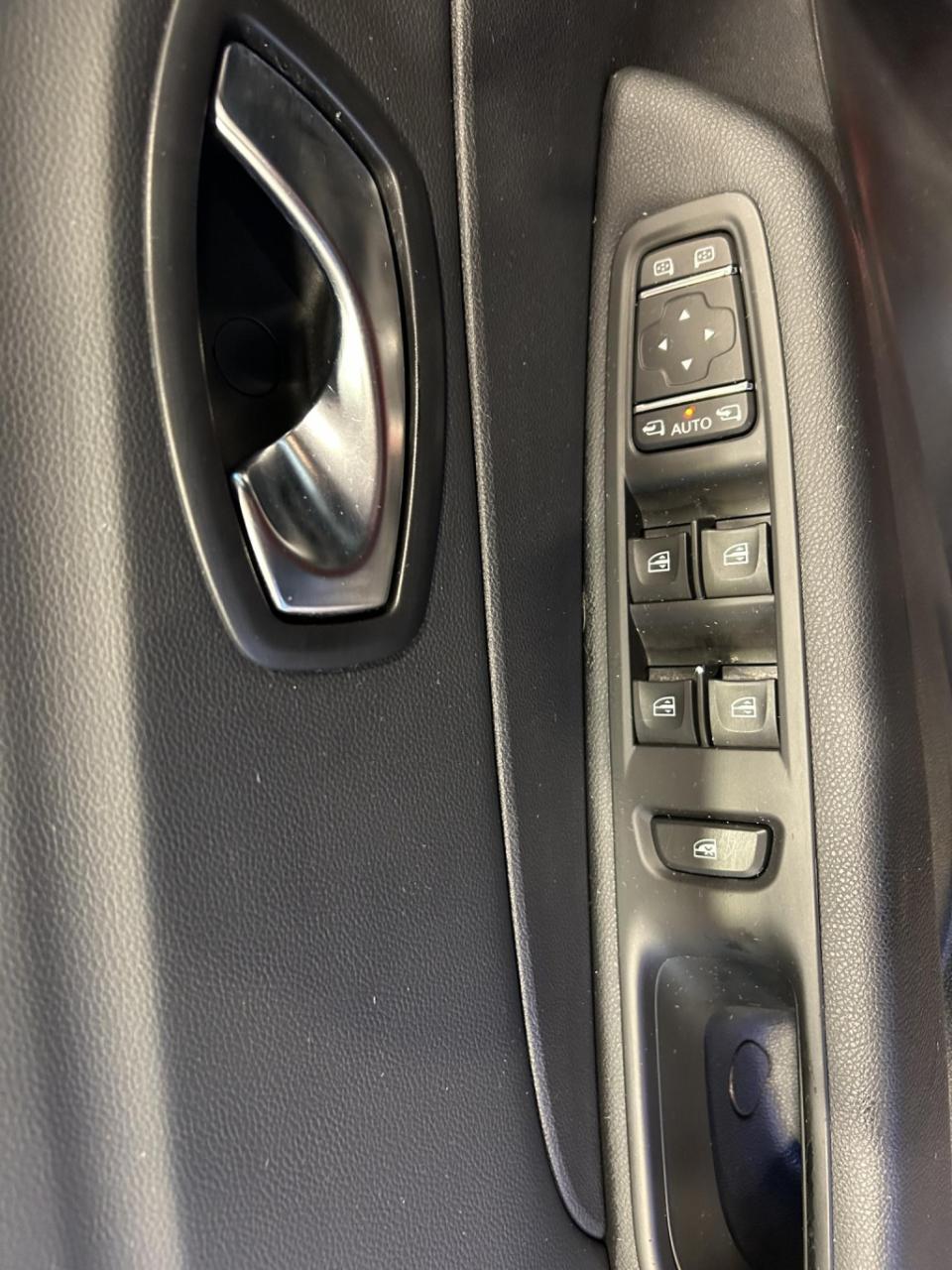 Renault Captur 1.2 tce intens automaat |lage km stand|winterset|superstaat