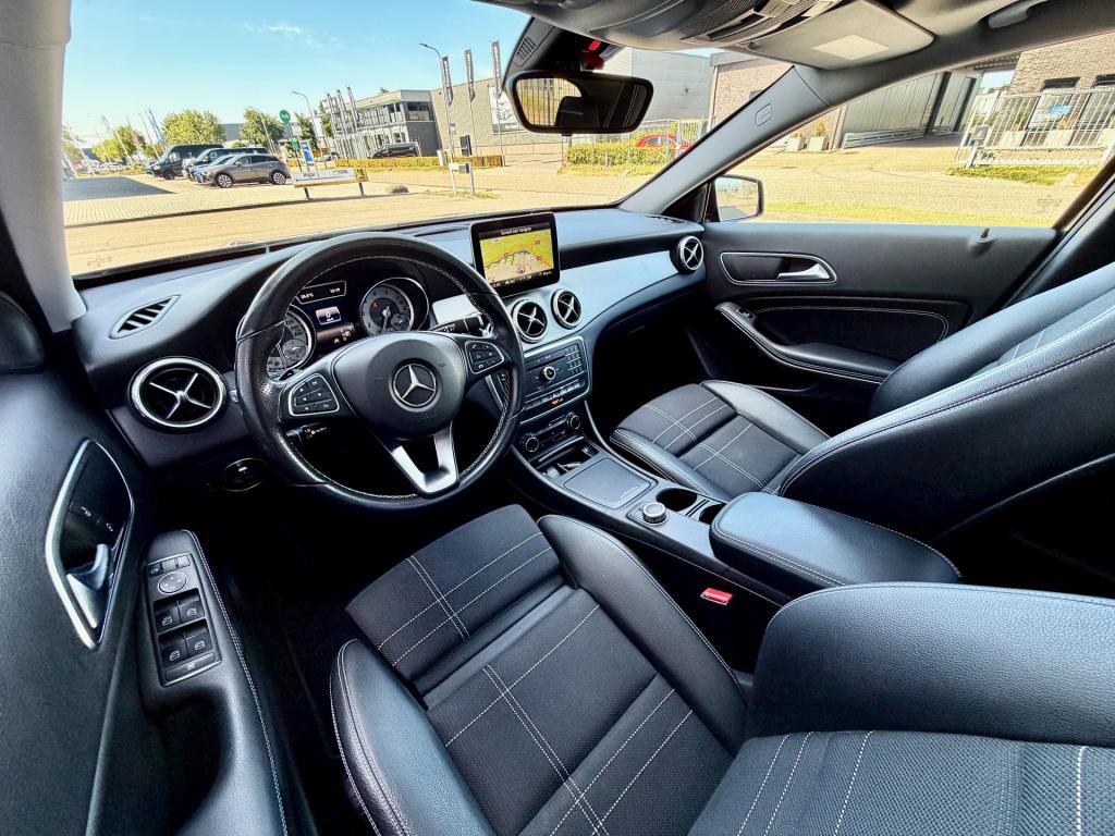 Mercedes-Benz Gla-klasse 180 ambition navi ecc cruise panodak