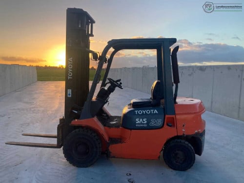 Toyota 02-7fdf 25 heftruck
