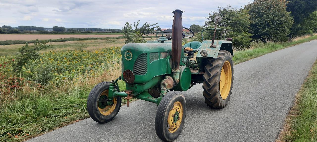 Diverse oldtimer tractoren