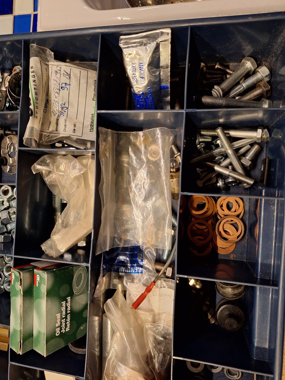 Bouten/ moeren/ ringen