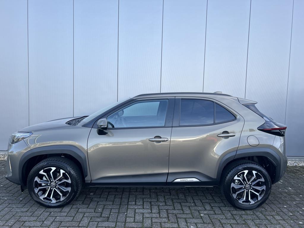 Toyota Yaris Cross 1.5 hybrid 115 first met comfort pack