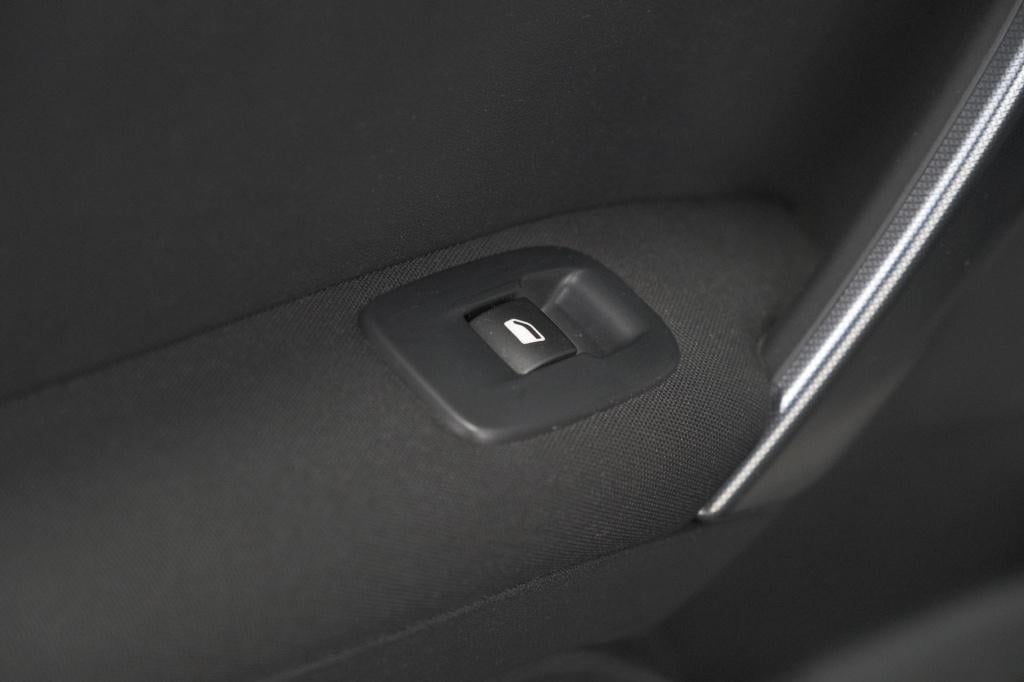 Peugeot 2008 puretech 110 eat6 allure | camera | navigatie | parkeersensore