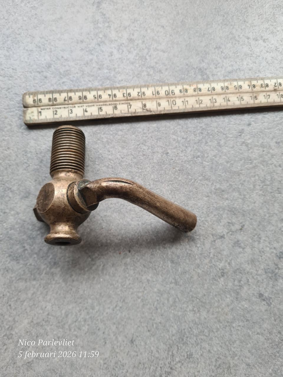 Vintage wijnkraan messing