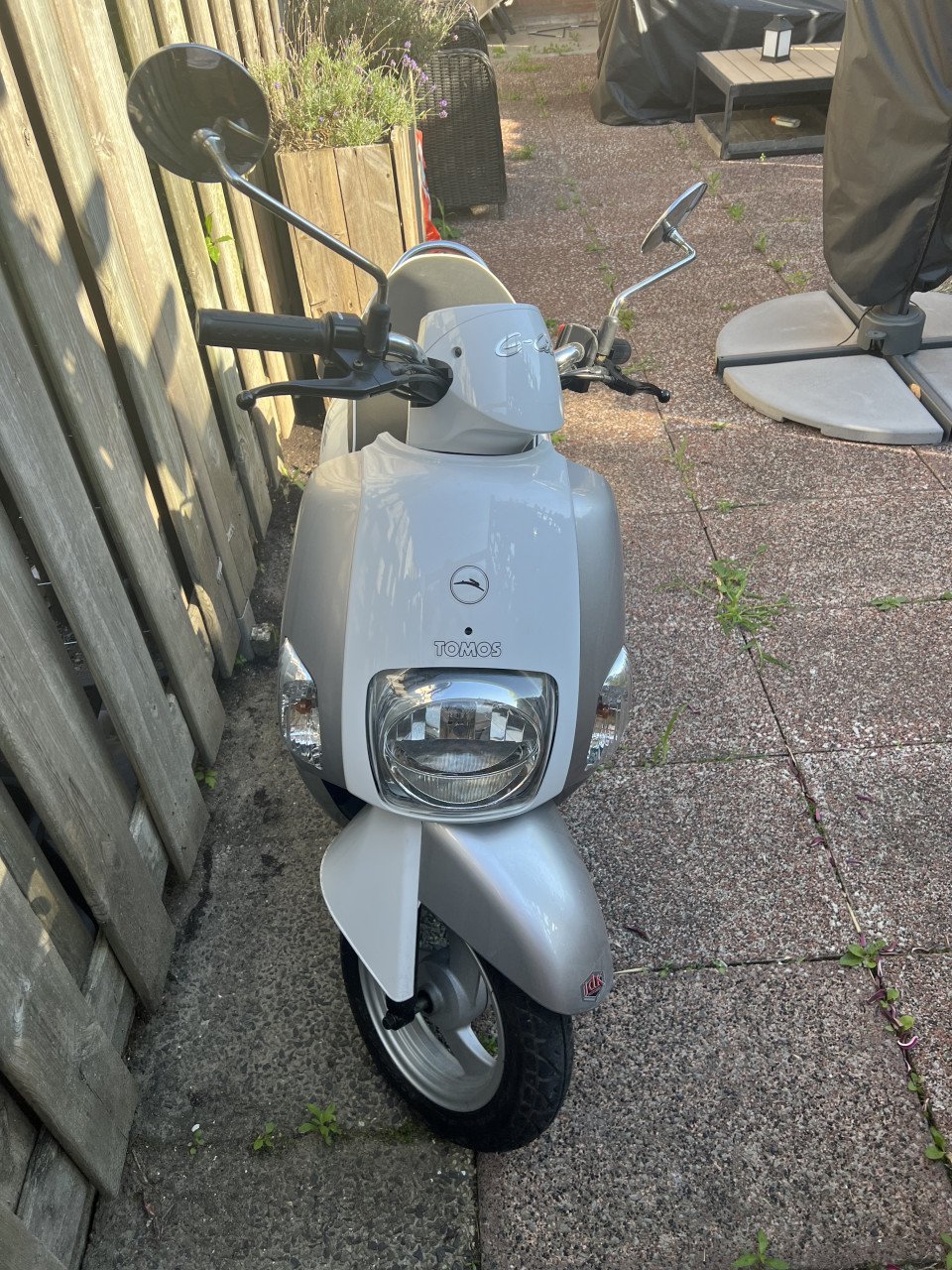 Leuke elektrische tomos scooter