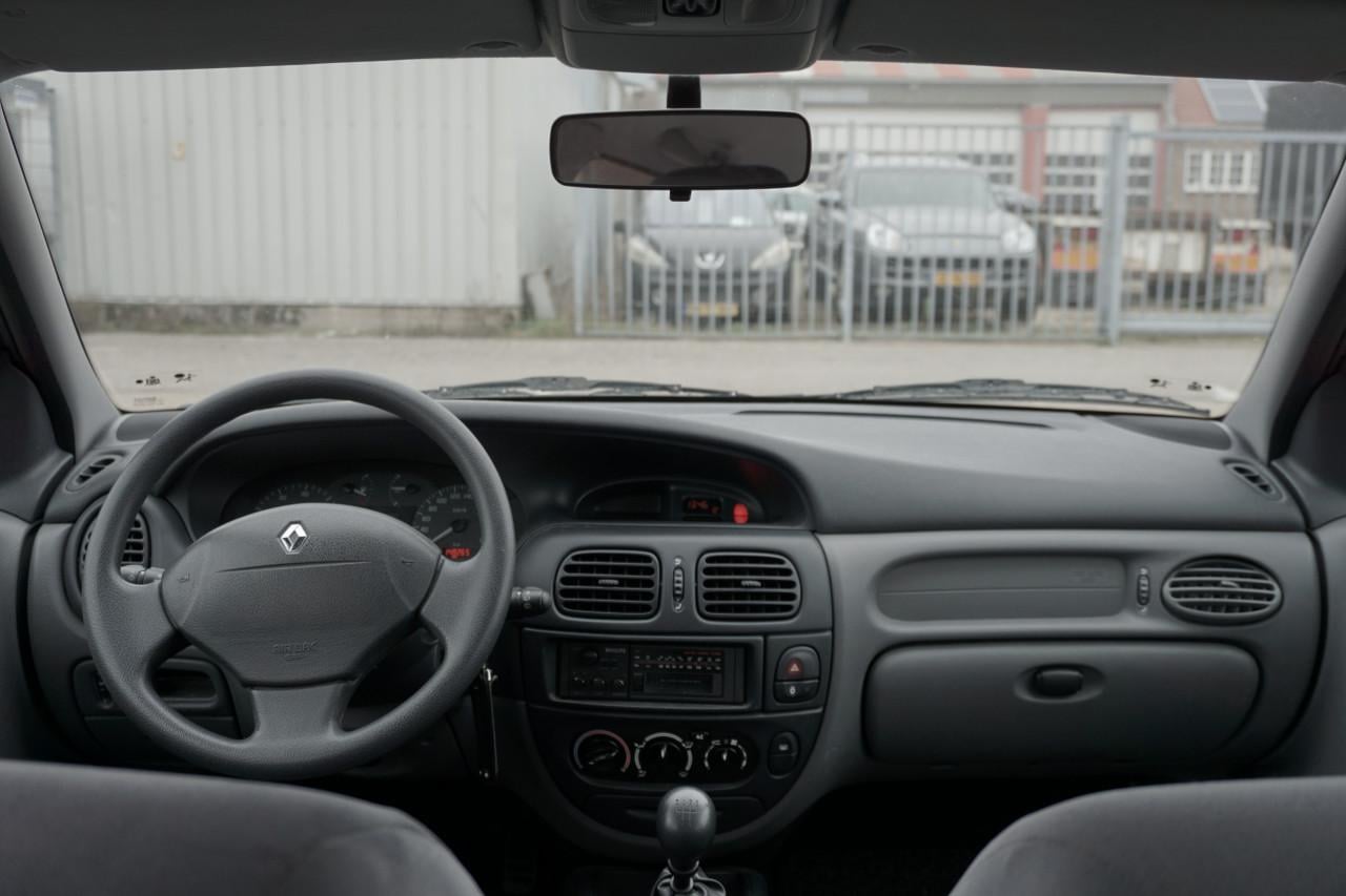 Renault Megane Berline - APK tot 4 juni 2027