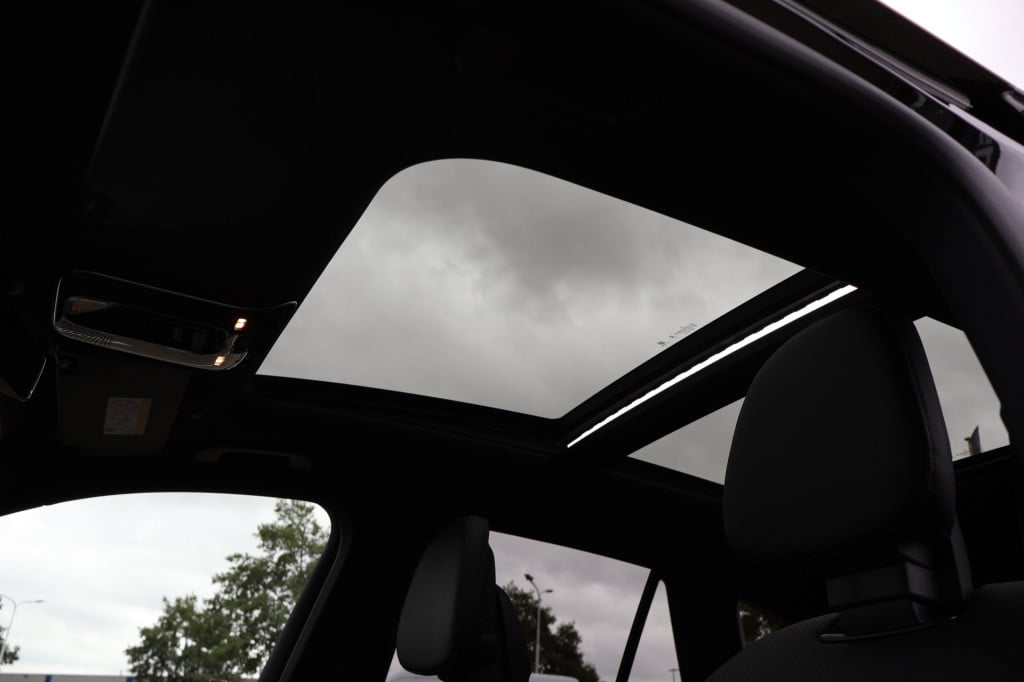 Mercedes-Benz Glc 300e 4matic edition amg line l techniek pakket l luchtver