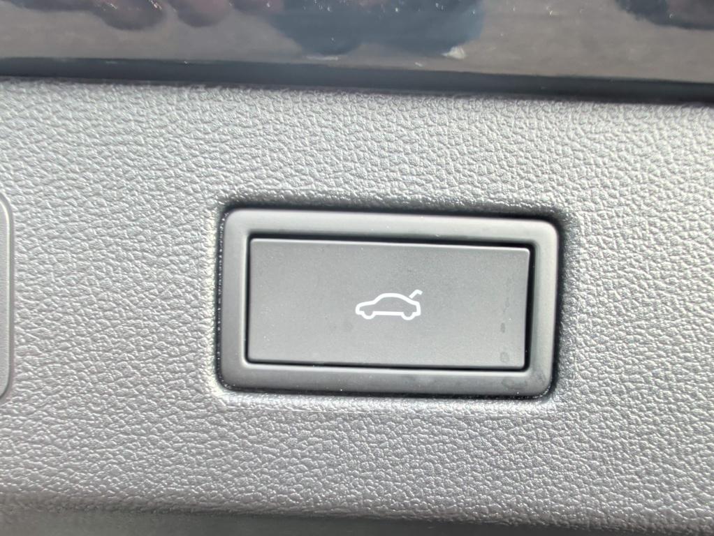 Volkswagen T-roc 1.5 etsi 110 kw r-line | trekhaak