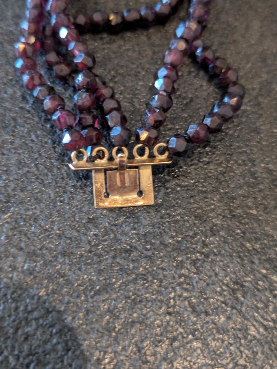 Antiek granaat armband opgebouwd uit 5 snoeren