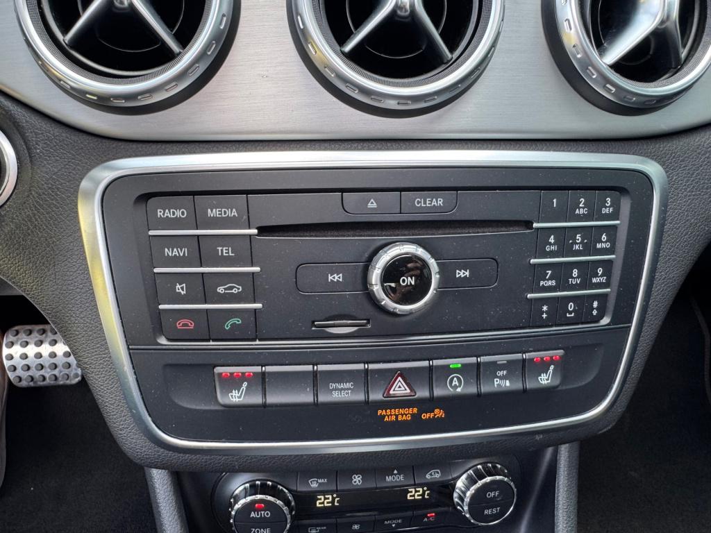 Mercedes-Benz Gla-klasse 180 ambition amg night-pakket automaat , panoramas