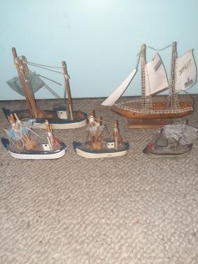 5 kleinere model zeilbootjes