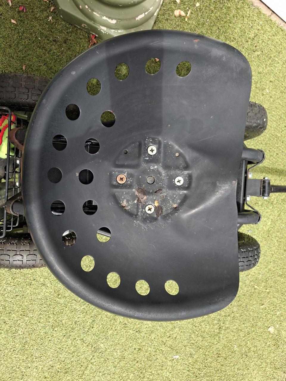 Tuinwagen met draaibare zitting en opbergvakken