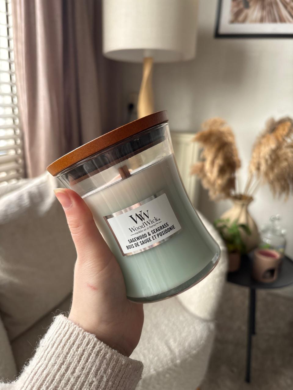WoodWick medium geurkaars sagewood & seagrass
