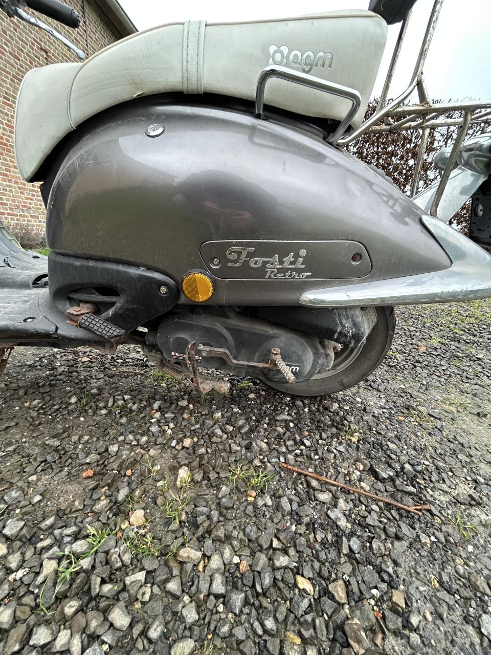 AGM Fosti Grande Retro Scooter