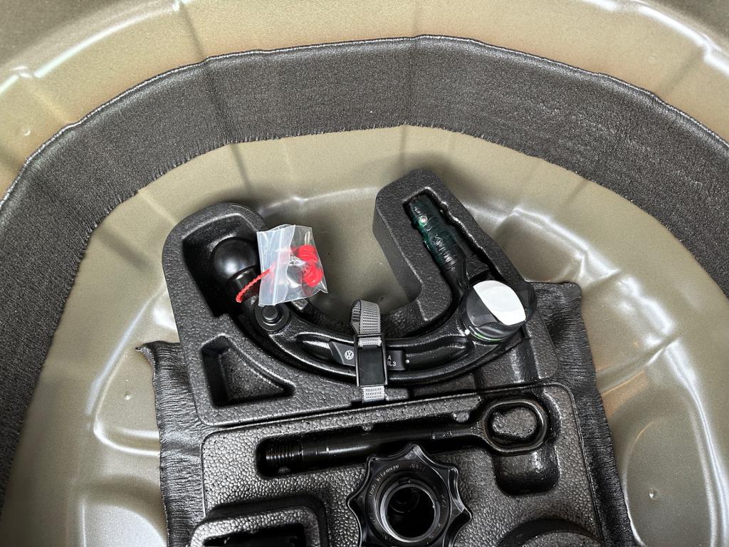 Volkswagen Taigo 1.5 tsi 150pk dsg r-line | trekhaak | iq light | camera | 