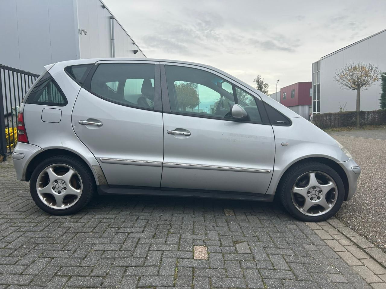 Mercedes-Benz A-klasse 190 Elegance AUTOMAAT/HALF LEDER LEES TEKST!