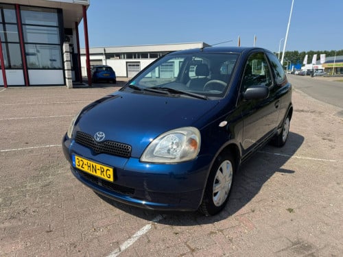 Toyota yaris bj 2002  1450 euro