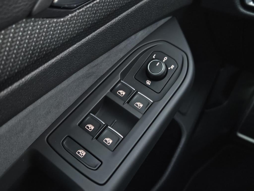Volkswagen Golf 1.5 etsi r-line business | acc | stuur/stoel verw. rijklaar