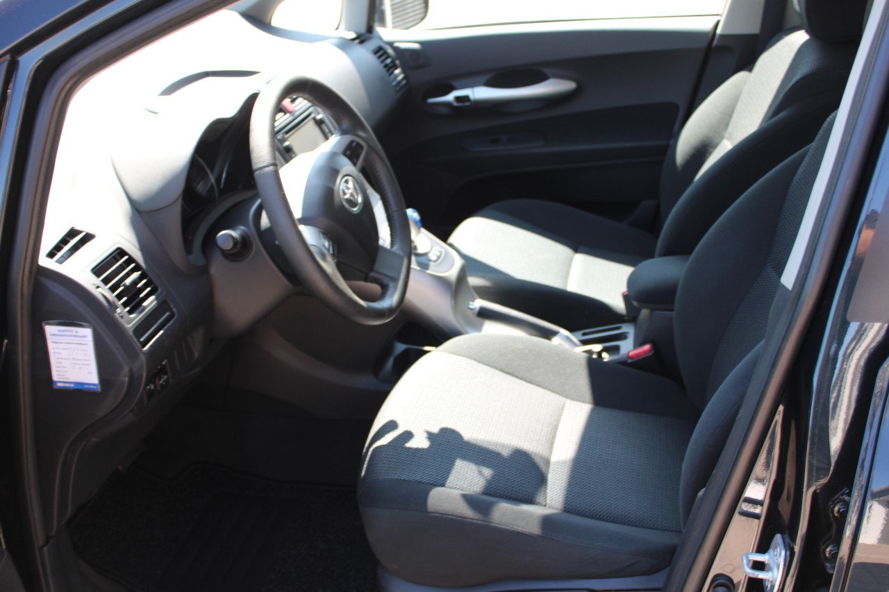 Toyota Auris 1.8 Full Hybrid 5DR APK groot scherm