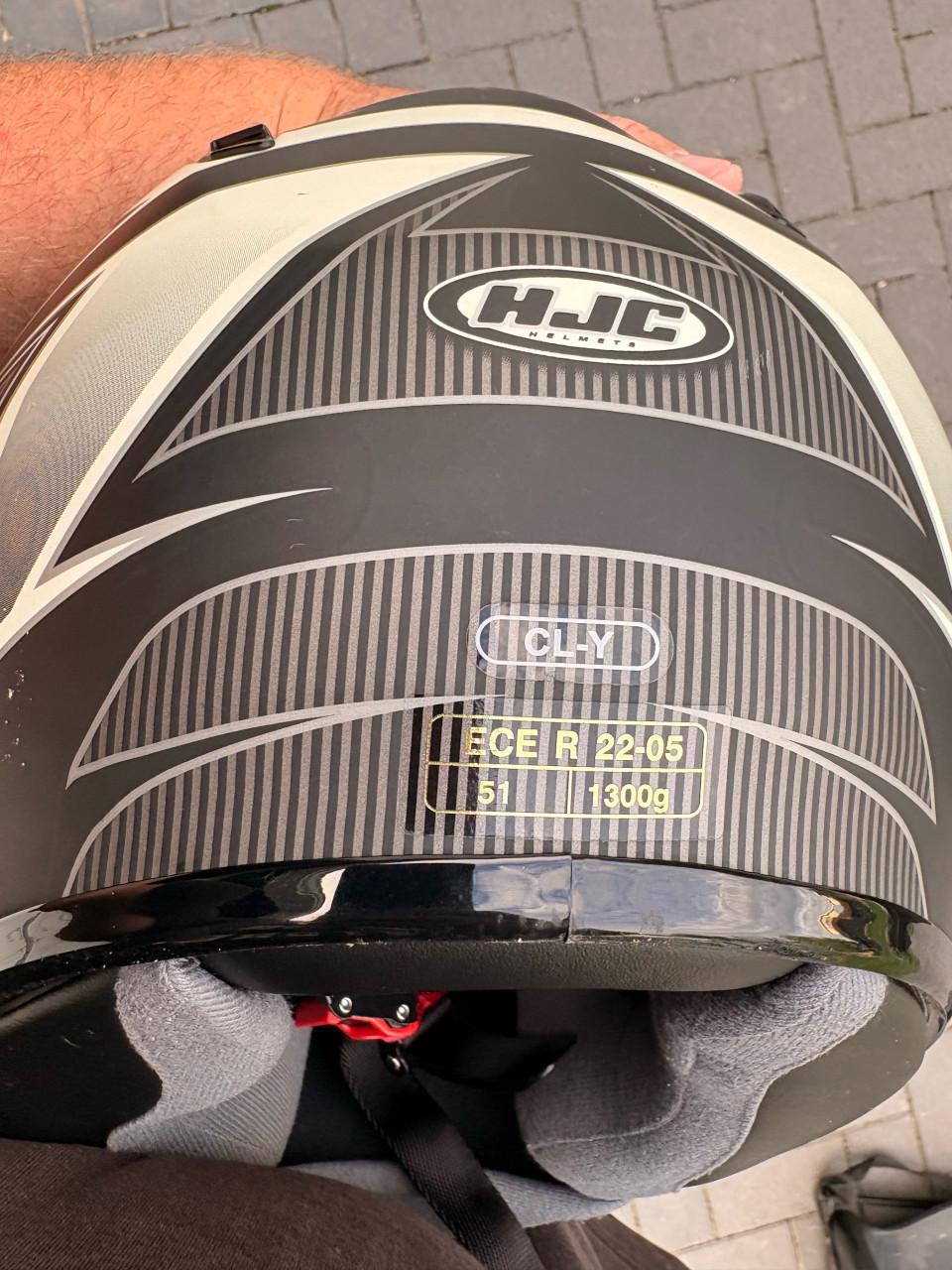 Kinder en volwassen helm en scooter zitje (in zeer goede staat)