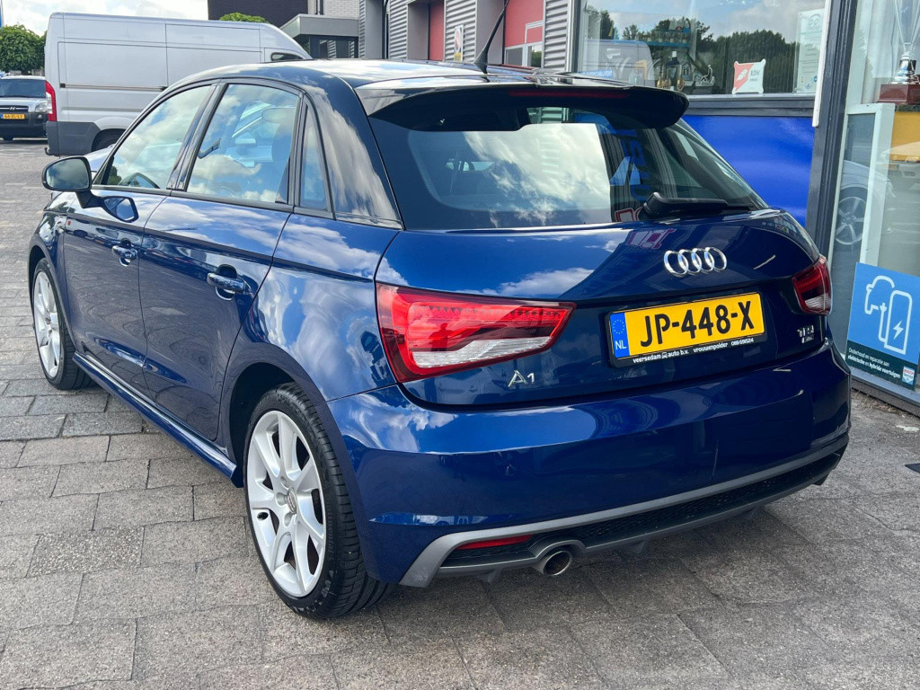 Audi A1 Sportback 1.0 tfsi adrenalin, s-line, navi enz...