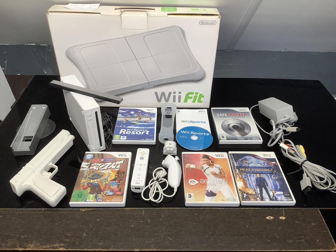 Nintendo Wii met Wii Fit Balanceboard en andere spellen