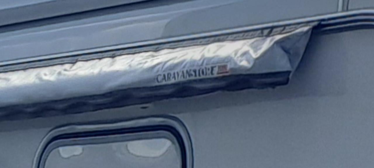 Caravan etuiluifel merk Fiamma lengte 310 m