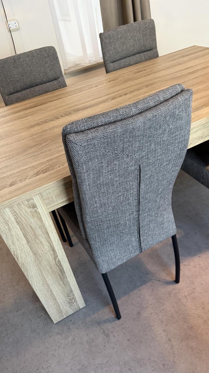 Eettafel met 4 stoelen