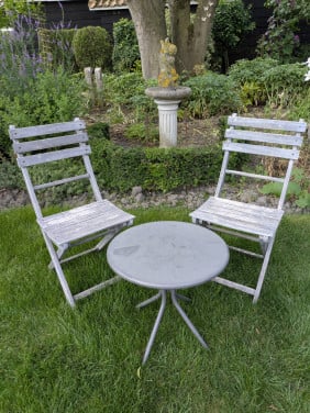 2 houten Bistro stoelen met tafel