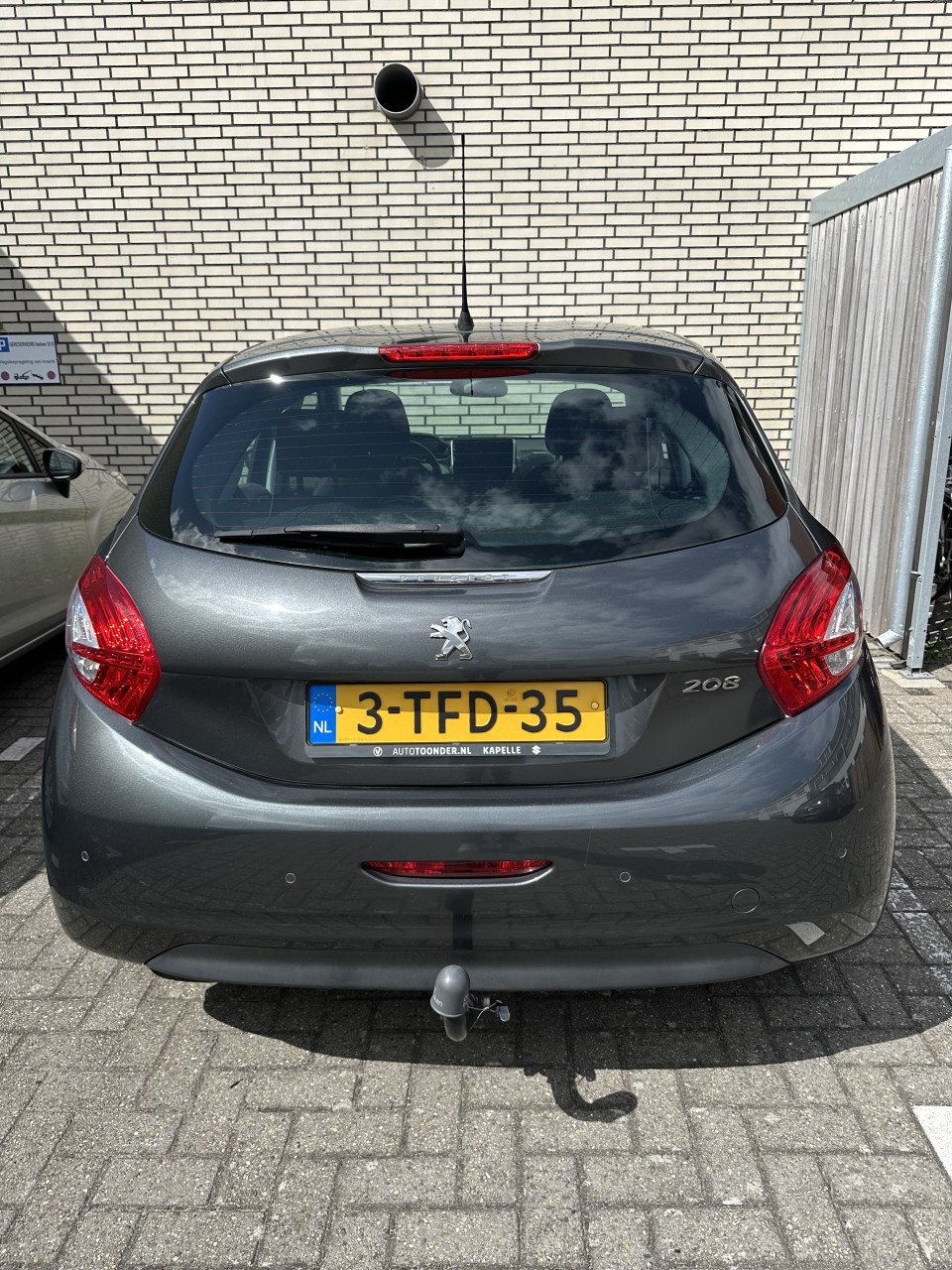 Peugeot 208 1.2 VTi Envy CarPlay/climate/phulp/trekhaak