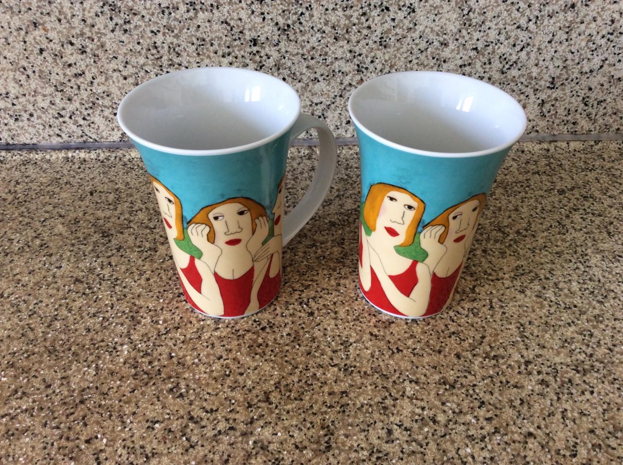 Veel verschillende bekers met oor. Merk:   Douwe Egberts.   PIP.   etc.