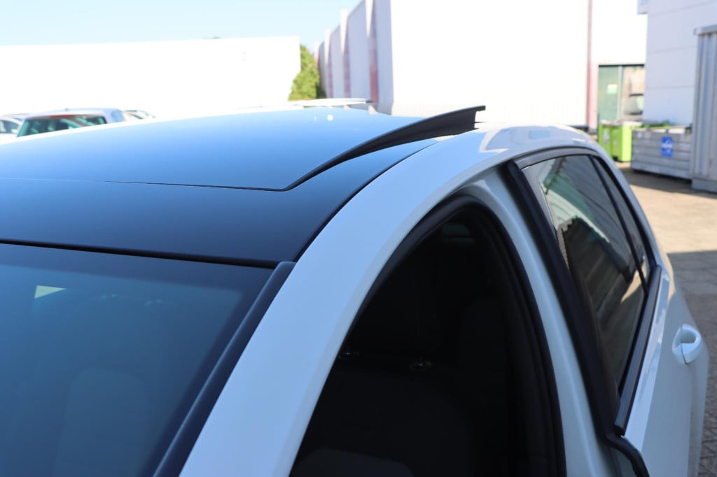 Volkswagen Golf 1.4 tsi act highline r-line 150pk dsg7
