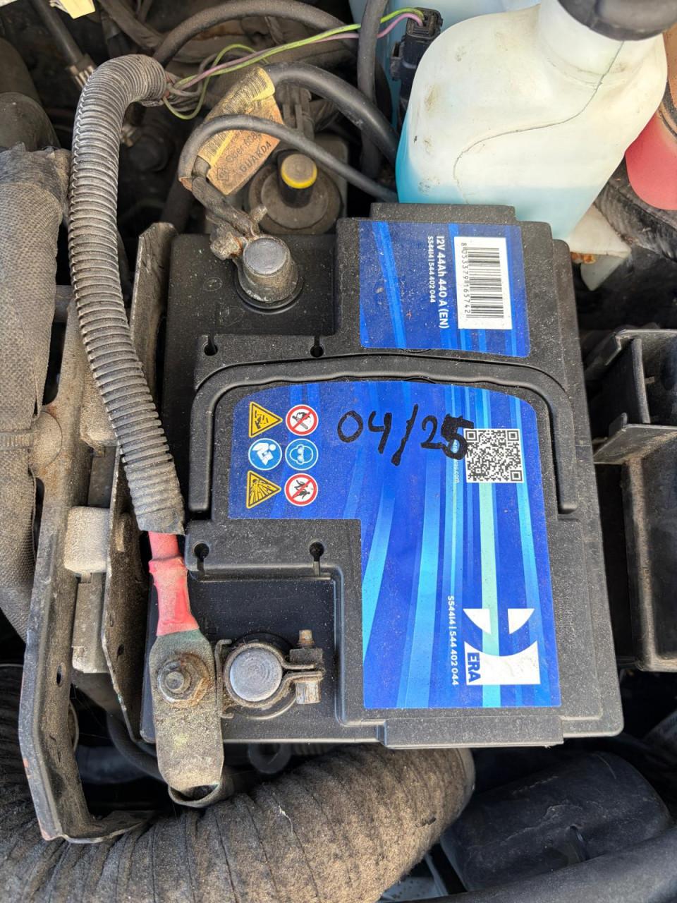 Renault Twingo 1.2- 16V Emotion (Nieuwe APK, koopje)