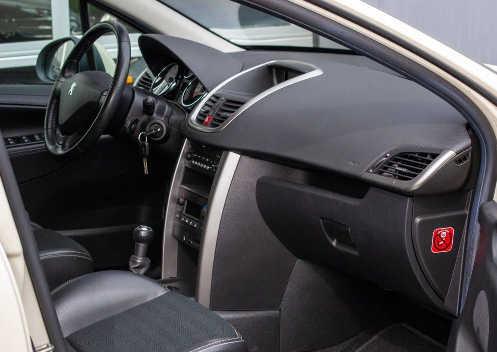 Peugeot 207 sw outdoor 1.6 vti xs