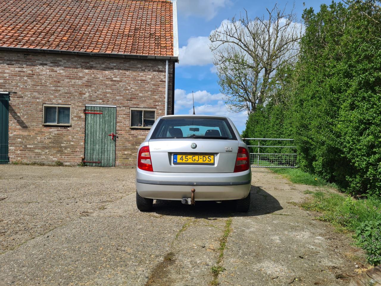 Skoda Fabia 1.4 50KW 2000 Grijs