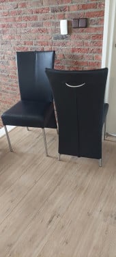 2 eetkamerstoelen