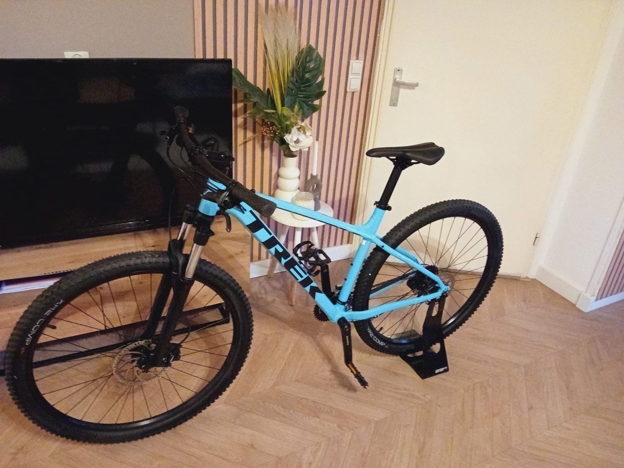 2x TREK MARLIN 5 MTB 29er