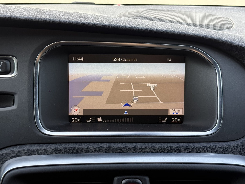 Volvo V40 t3 153pk aut6 polar+ sport| panodak| camera| trekhaak| keyless|