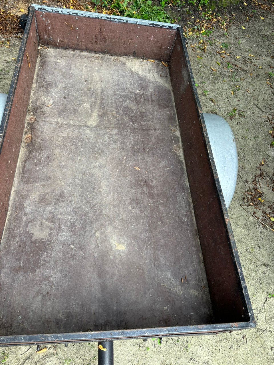 Te Koop degelijke ongeremde aanhanger