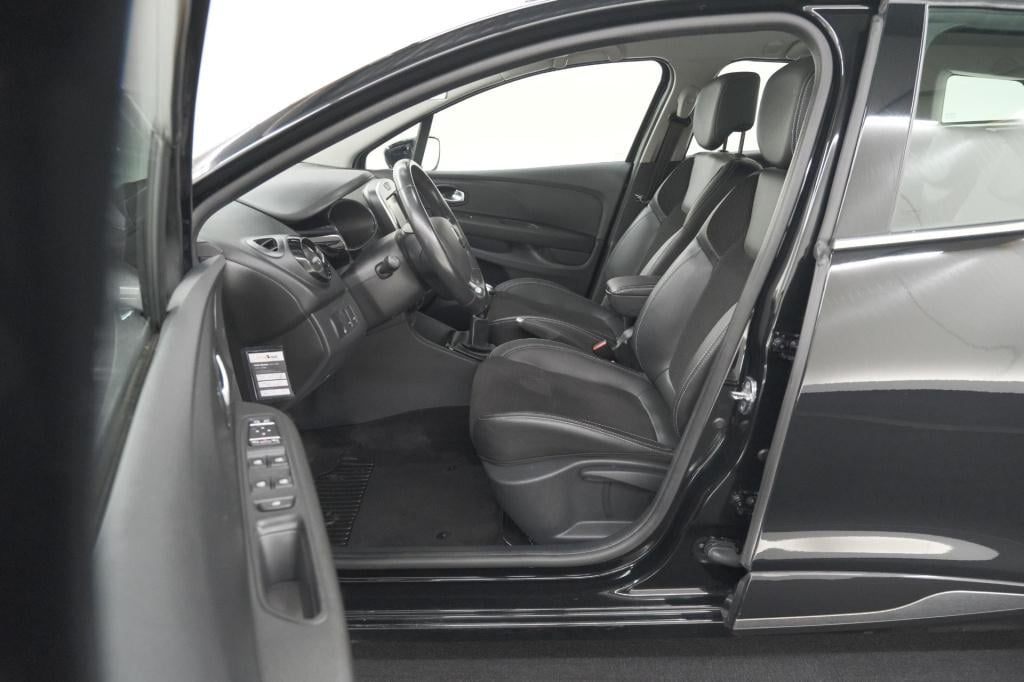 Renault Clio estate tce 90 intens | navigatie | parkeersensoren | climate c