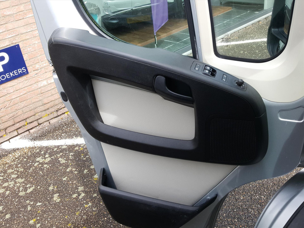 Peugeot Boxer gb 330 l1h1 bluehdi 130pk premium pack navigatie | airco | cr