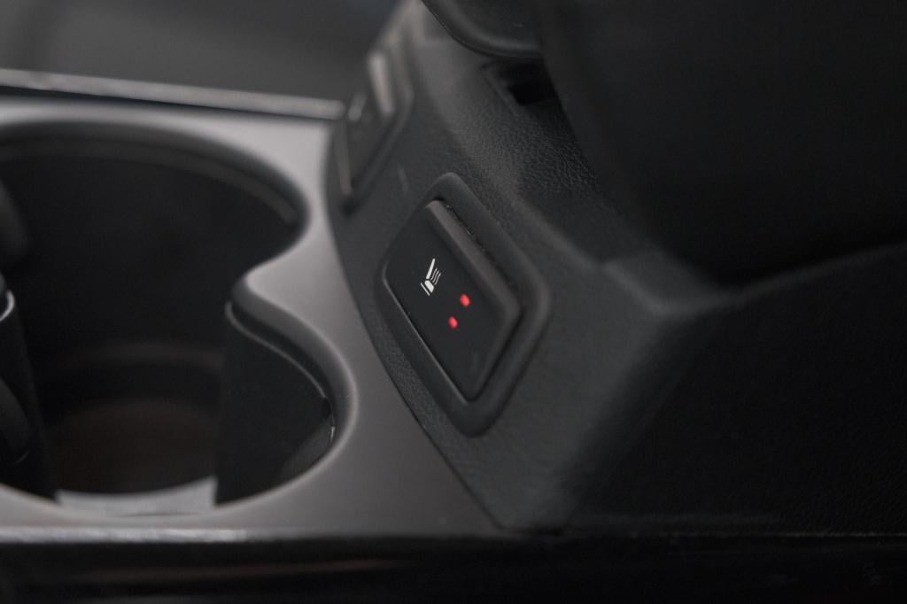 Renault Kadjar tce 140 edc limited | camera | dodehoekdetectie | apple carp