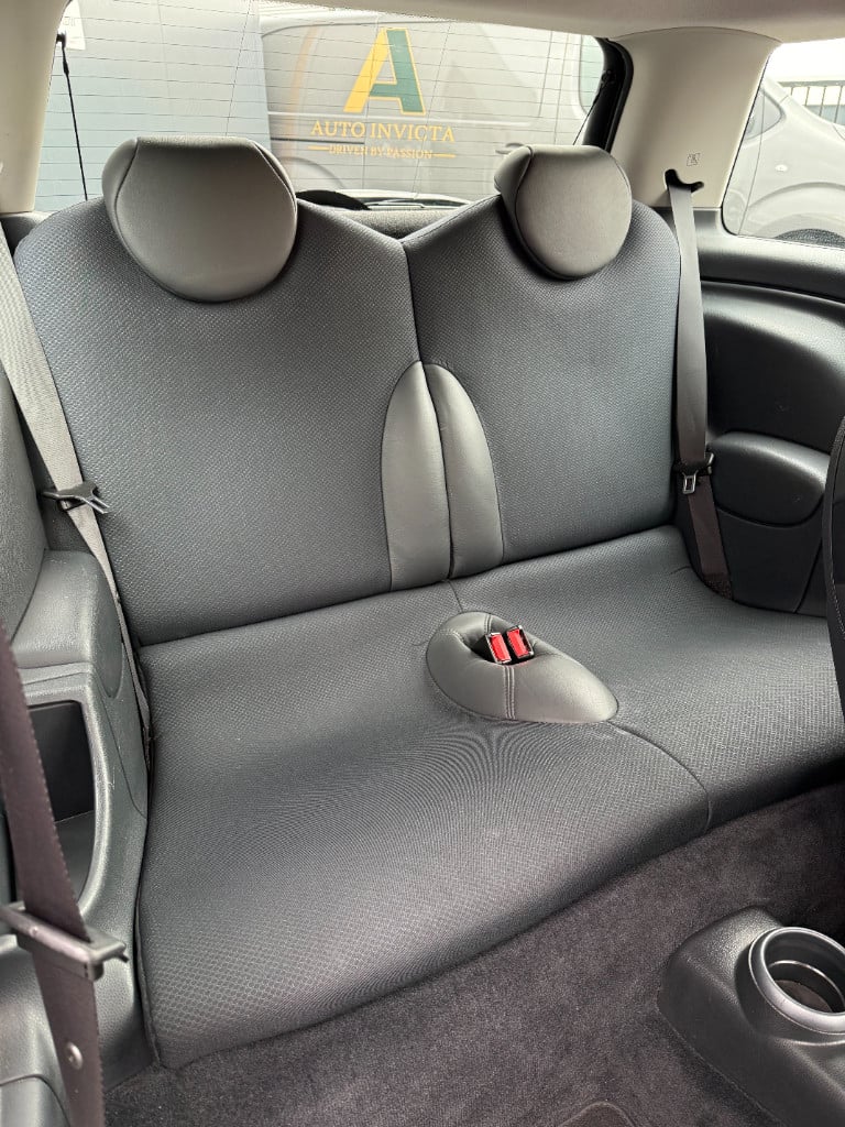 Mini Cooper 1.6 - chili - origineel nl - nap!
