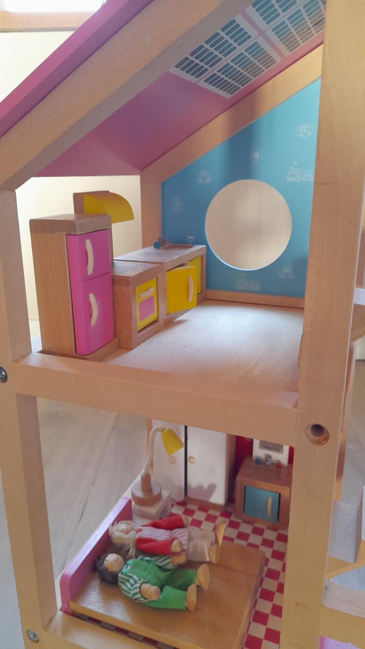 Poppenhuis, netjes en compleet