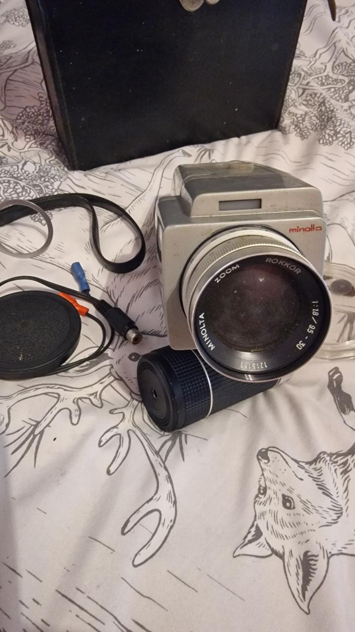 : een vintage Minolta Zoom Rokkor 8mm filmcamera