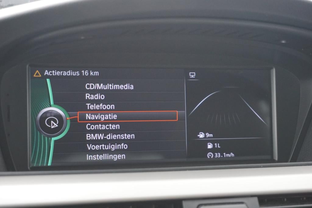 BMW 3-serie 316i business line airco / navi / cruise / carplay / parkeers. 