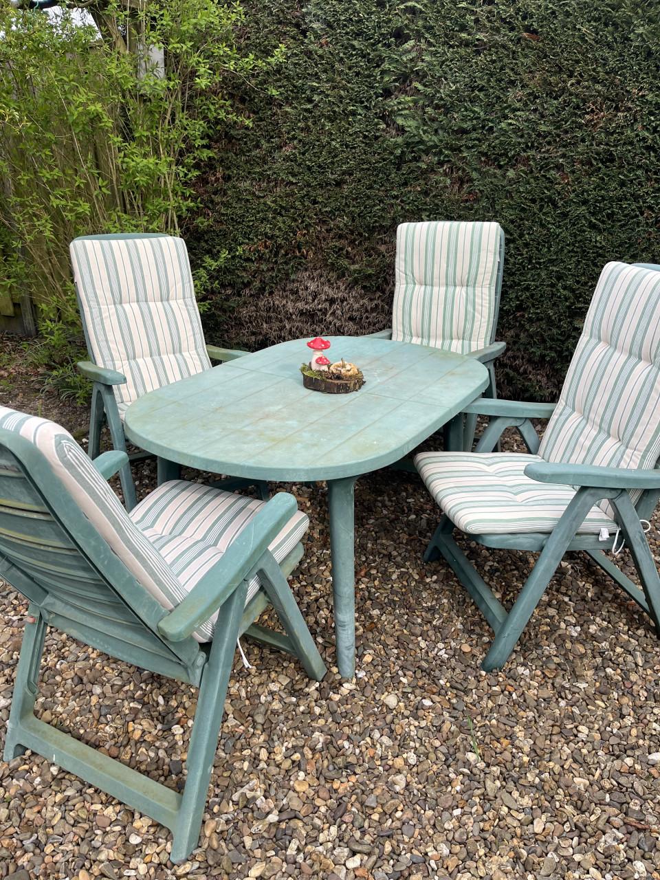 ## Kettler tuinset compleet met mooie kussens ##