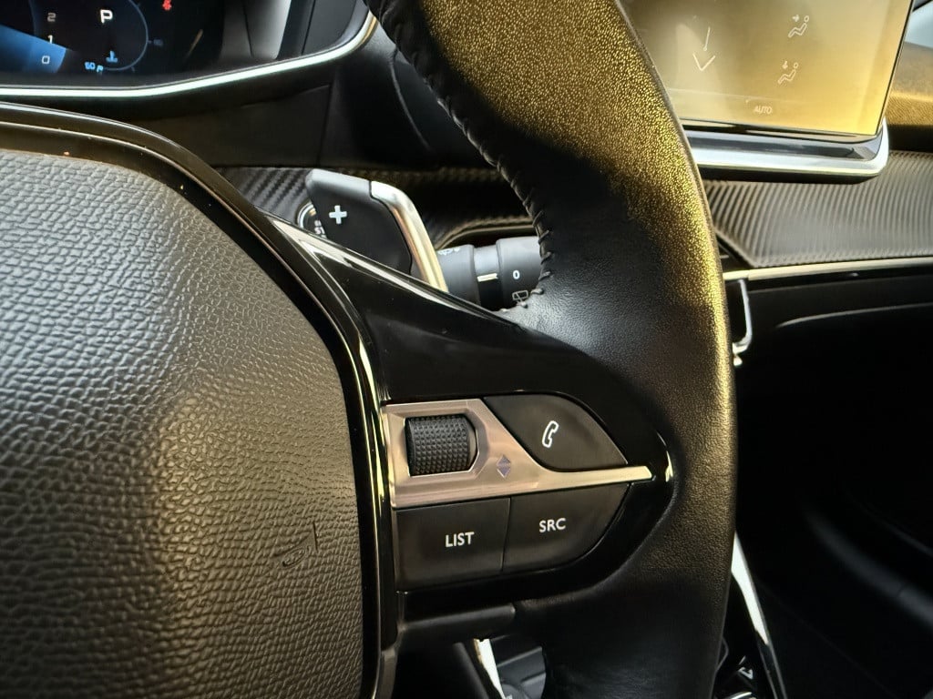 Peugeot 208 1.2t allure // automaat //