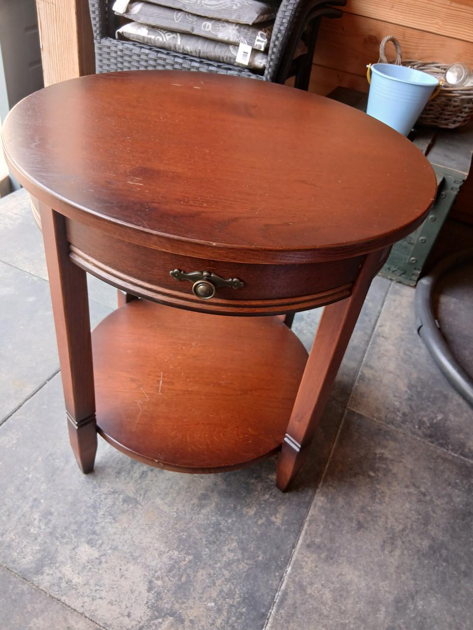 Bijzettafel eiken kersenkleur