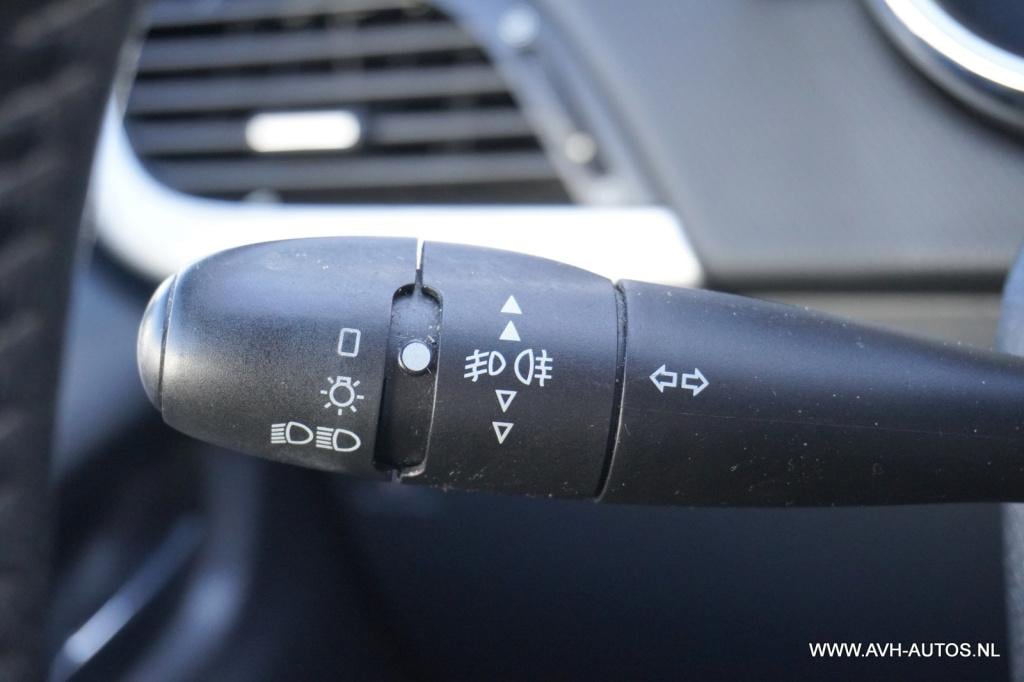 Peugeot 207 1.4 vti xs